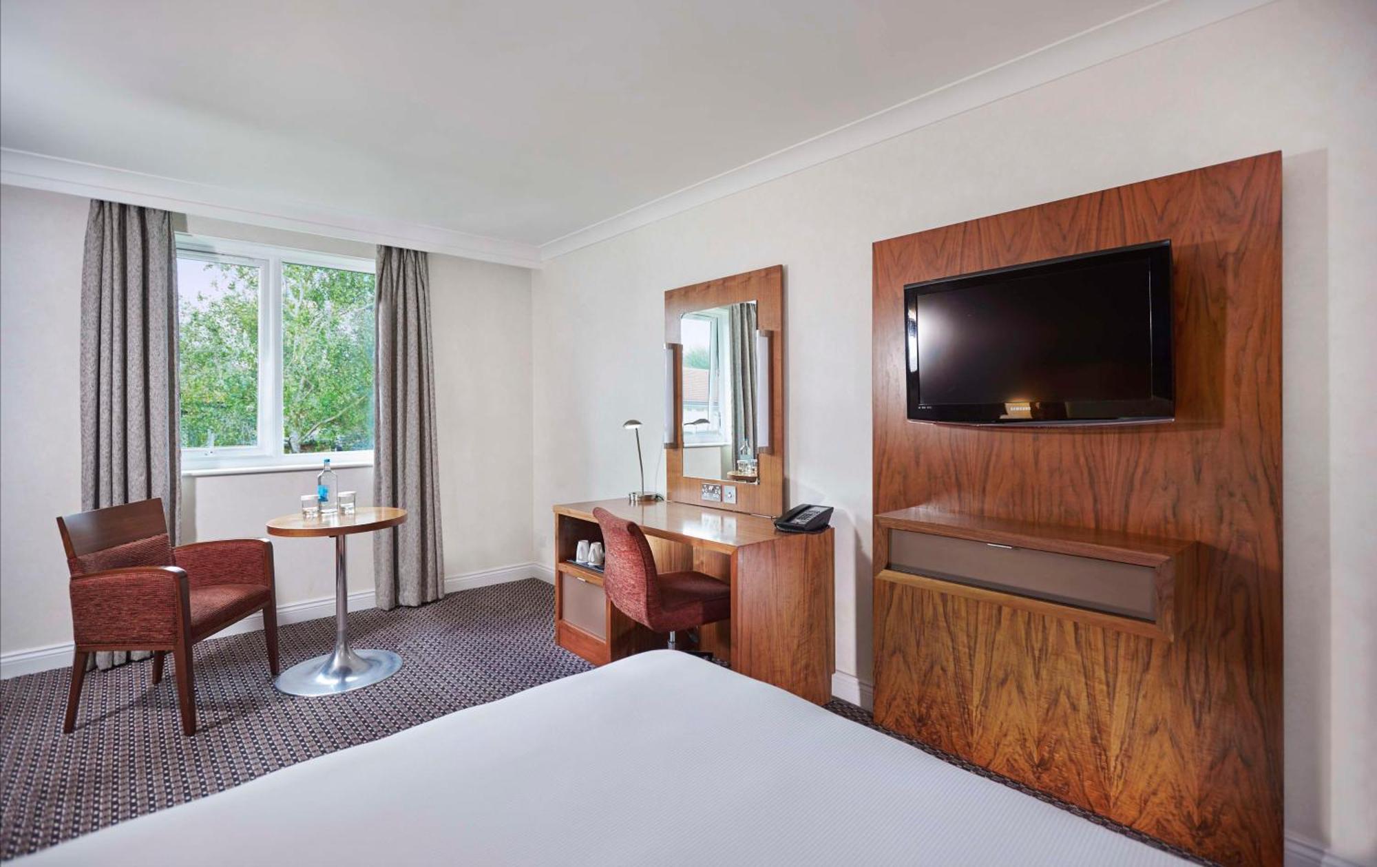 Отель Doubletree By Hilton Bristol North Алмондсбери Экстерьер фото
