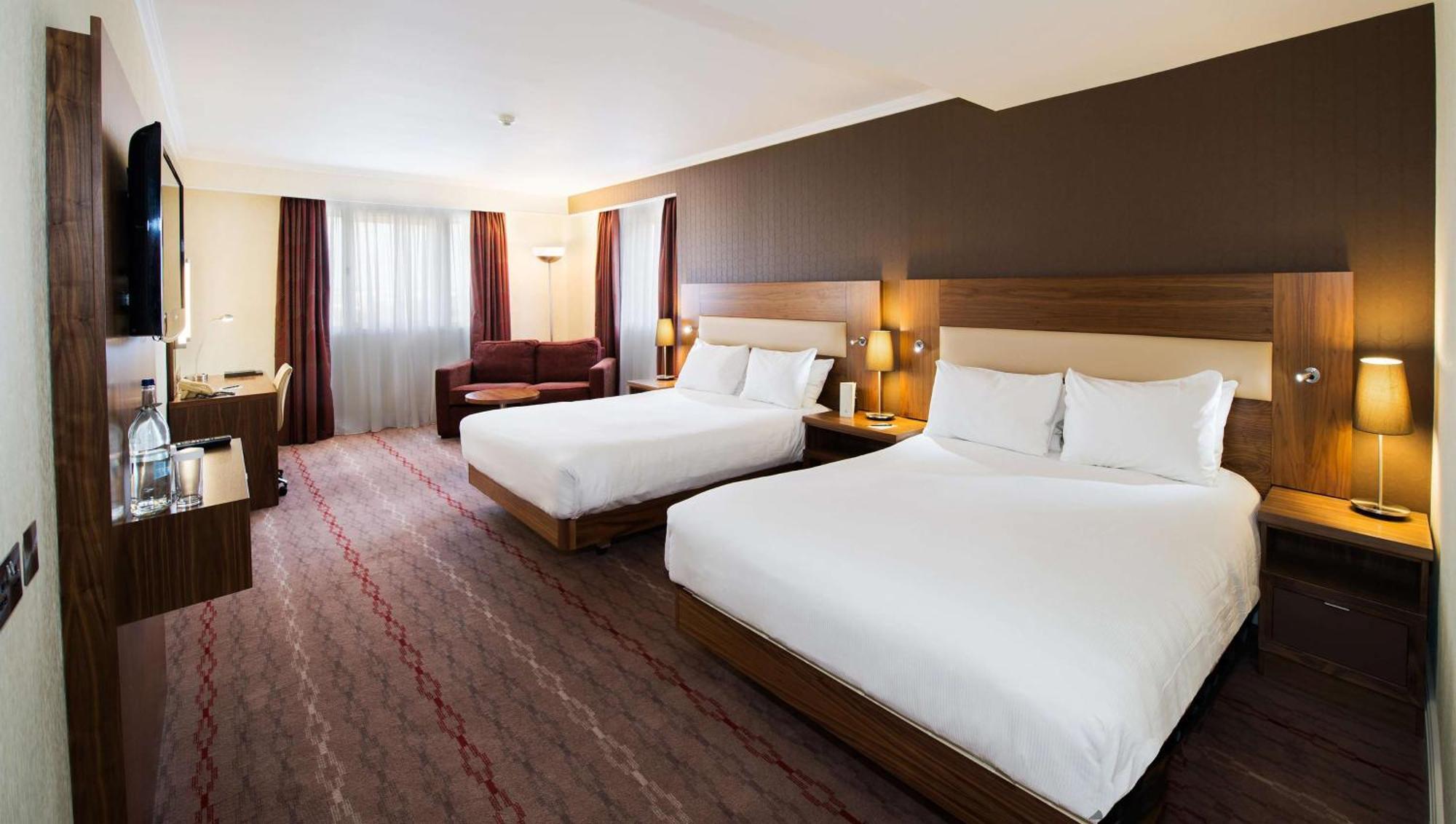 Отель Doubletree By Hilton Bristol North Алмондсбери Экстерьер фото