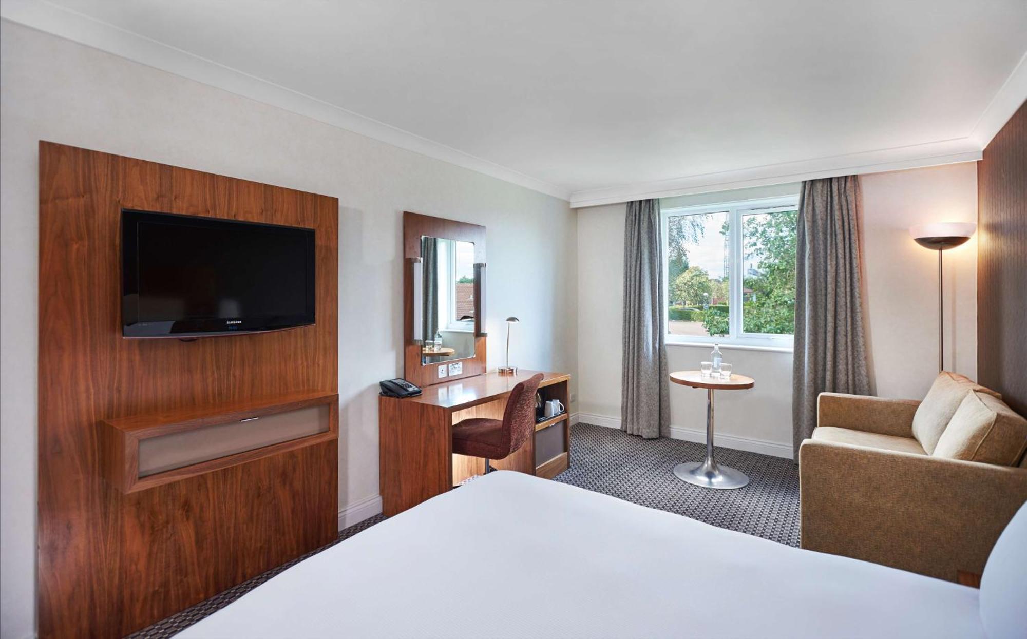 Отель Doubletree By Hilton Bristol North Алмондсбери Экстерьер фото
